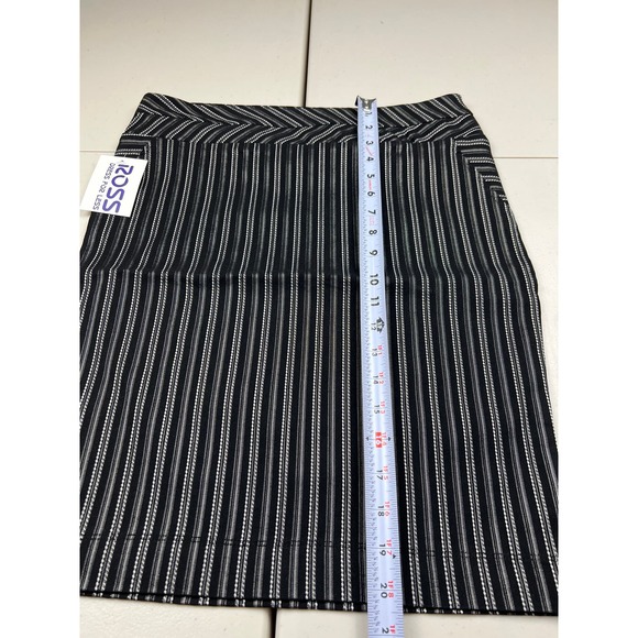 Mixxed26 Women MEDIUM Black Striped Pencil Straight Stretch Pull On Skirt Bottom - Picture 4 of 9